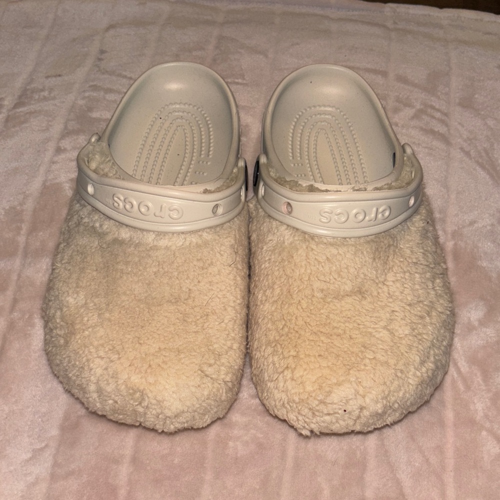 CROCS Cream fuzzy Clogs